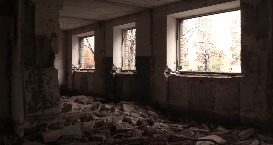 Так выглядит «реконструируемое» людьми Недавы в Славянке общежитие для ВПЛ