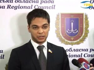 Депутат Виктор Баранский так и не нашел ответа на вопрос, за какие деньги он содержит свой благотворительный фонд
