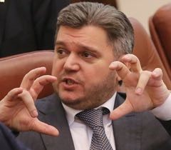 Ставицький організував міжнародне рейдерство Екс-міністр силою захоплює мережу автозаправних станцій в Україні